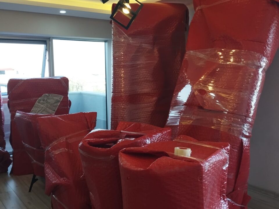 Kırtaş Nakliyat yüksek katlar için mobil asansörlü taşımacılık sistemi. evden eve eşya paketleme
